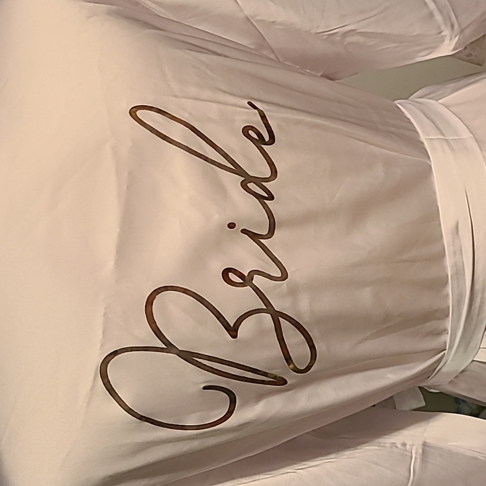 Elegant White Bridal Robe Large / XL - Picture 2 of 10